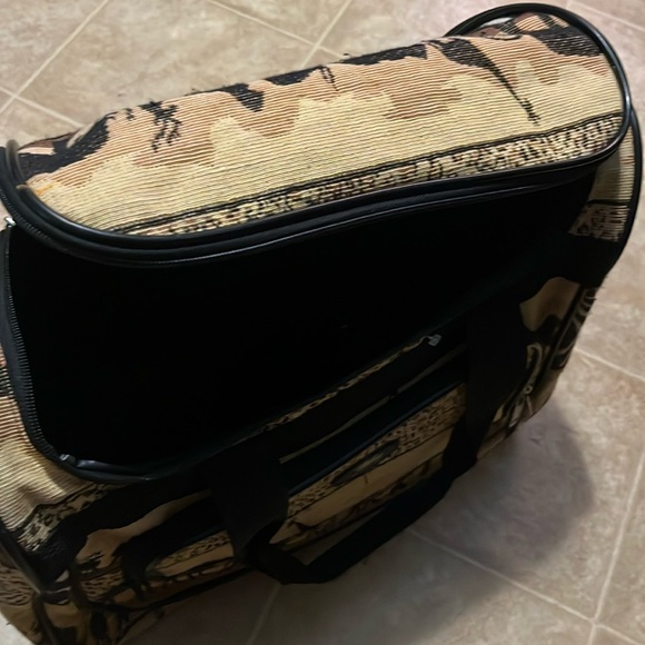 Dove tapestry Safari pattern travel tote - Picture 9 of 10